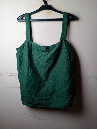 Grünes Tanktop