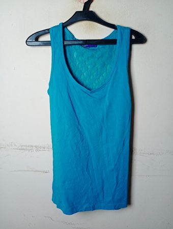 Blaues Tanktop