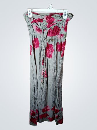 Graues trägerloses Maxikleid mit pinkem Blumenmuster