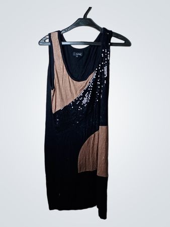 Schwarzes ärmelloses Kleid mit hellbraunen und Pailletten-Akzenten