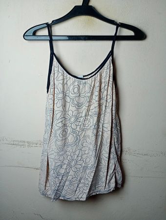 Blumendruck-Trägershirt