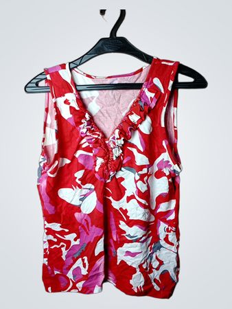 Rotes ärmelloses Oberteil mit abstraktem Blumenmuster