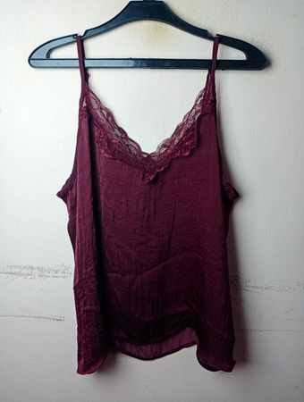 Spitzenbesetztes Damen-Cami-Top