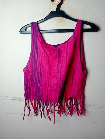 Pinkes und lila Batik-Top mit Fransen