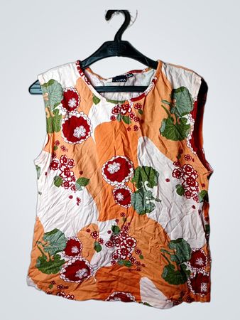 LAURA STEIN Blumiges ärmelloses Oberteil