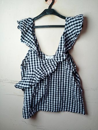 MY STYLE Black and White Gingham Ruffle Top