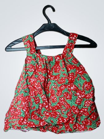Rotes und grünes florales Tanktop
