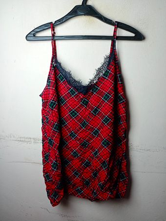 Yessica Rotes Karo-Spitzenbesatz-Cami-Top