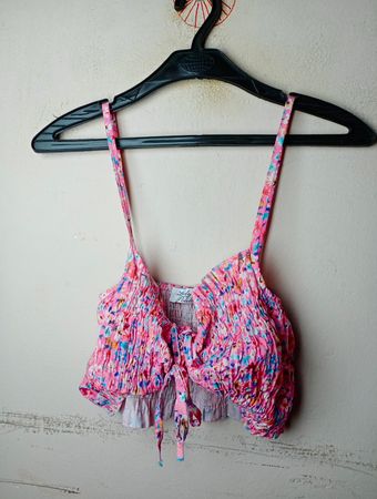 Lady Politan Pink Floral gerafftes Crop-Top mit Schnürdetail vorne