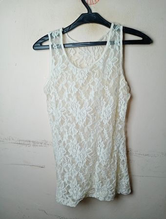 Weißes Spitzen-Trägershirt