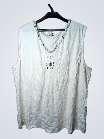 Weißes ärmelloses Top mit verzierter Halslinie