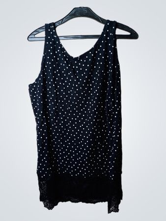 Laura Toretti Collection Regular Style schwarzes Tanktop mit weißen Sternen und Spitzenbesatz