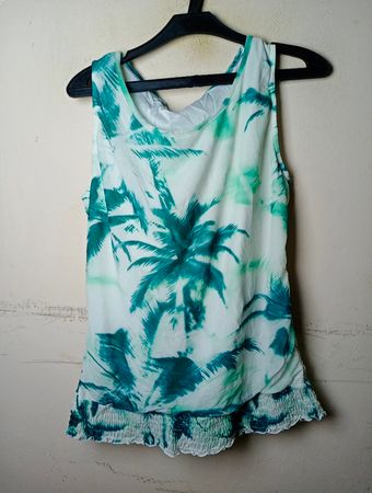 Ärmelloses Tanktop mit Palmenprint und gerafftem Saum