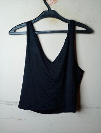Schwarzes ärmelloses Top