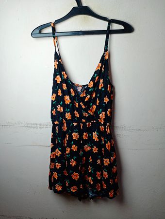 H&M Divided Blumiger Jumpsuit