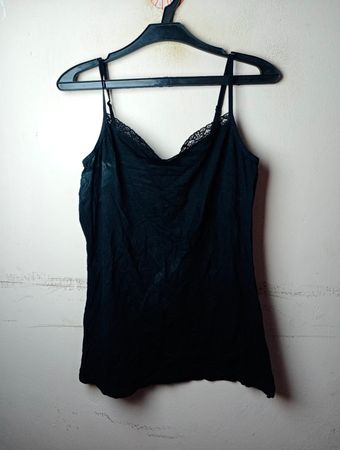 Dolce Bella Perfect Fit Schwarze Spitzenbesatz-Korselettcamisole