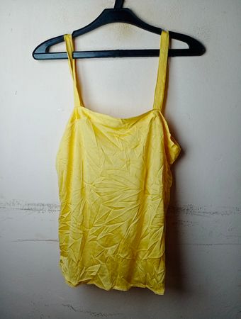 Gelbes Cami-Top