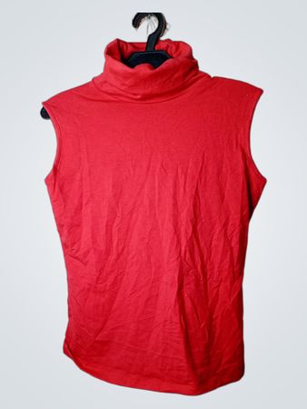 Rotes ärmelloses Rollkragenoberteil