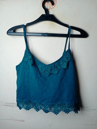 Teal Spitzenbesatz-Kaminip top