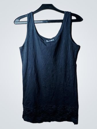 Urban Oasis schwarzes Tanktop mit Spitzenbesatz