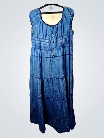 Blaues Maxikleid mit Stufenrock
