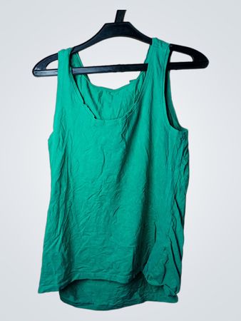 Grünes Tanktop