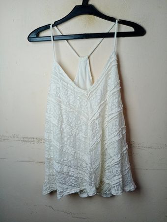 Weißes Spitzen-Cami-Top
