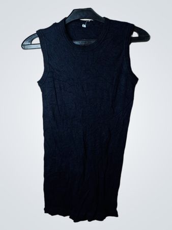 Schwarzes, geripptes ärmelloses Top