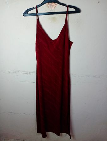 MANGO Rotes Trägerkleid mit Spaghettiträgern