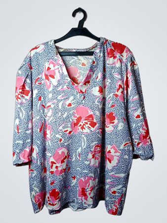Bluse mit Blumenmuster und V-Ausschnitt