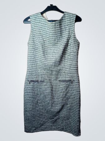 Ärmelloses Tweedkleid mit Reißverschlusstaschen