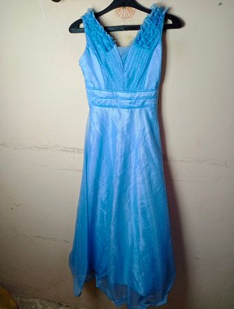 Pristijede Blue Glitzerndes Kleid mit Rüschenkragen