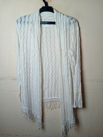 Weißer offener Strick-Cardigan mit Fransen