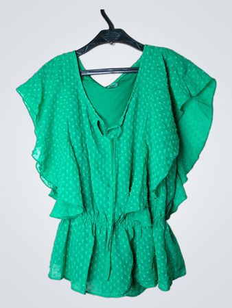 Grüne Rüschenbluse