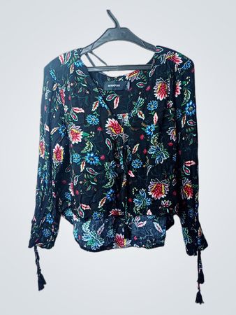 MINKPINK Damen Schwarze Bluse mit floralem Muster und langen Ärmeln