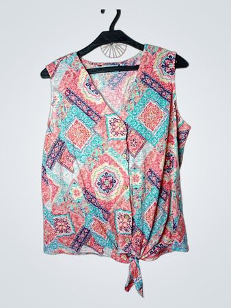 Ärmellose Bluse mit vorn gebundener Schnürung und geometrischem Muster