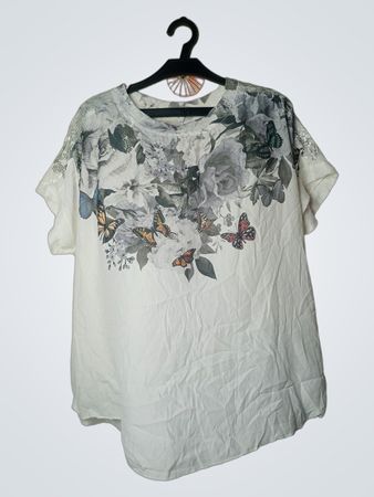 Weißes T-Shirt mit Blumen- und Schmetterlingsprint