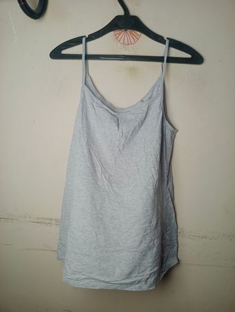 Everyday Basics Damen Graues Trägershirt mit Spaghettiträgern
