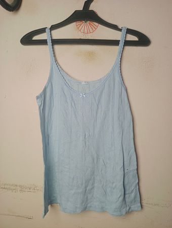 Hellblaues Camisole mit Schleifendetail