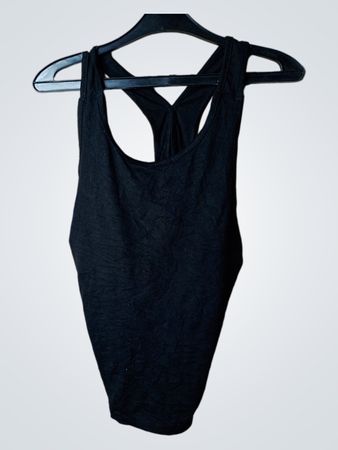 Schwarzes Tanktop
