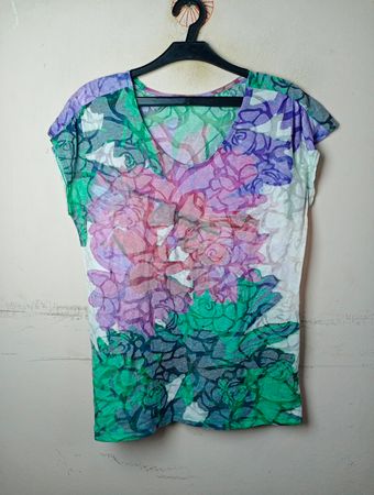 Damen V-Ausschnitt T-Shirt mit Blumenmuster