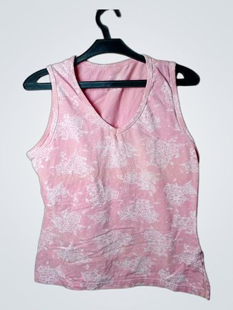 Rosa geblümtes Trägershirt
