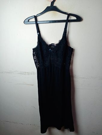 Hunkemöller Schwarzes Spitzen-Slipkleid