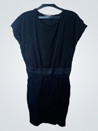Mint & Berry Schwarzes Kleid