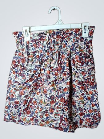 Zara Woman Shorts mit Blumenmuster