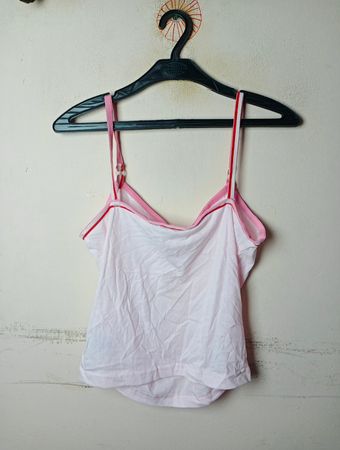 X-Mail Pink-Unterhemd mit roter Einfassung