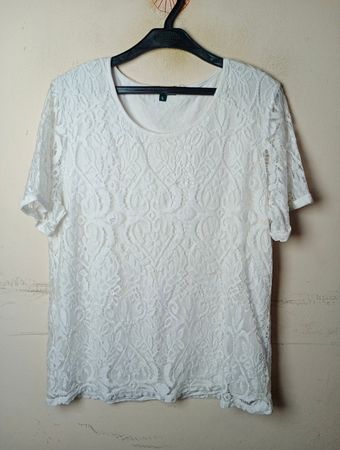 Charles Vogele White Lace T-Shirt