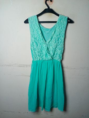 Teal Kleid mit Spitzenbesatz
