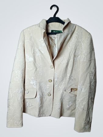 Kalinna Design by Italy Beige bestickter Blazer