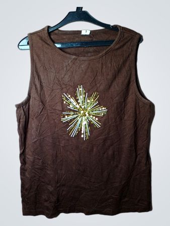 Braunes ärmelloses Tanktop mit verziertem Vorderteil
